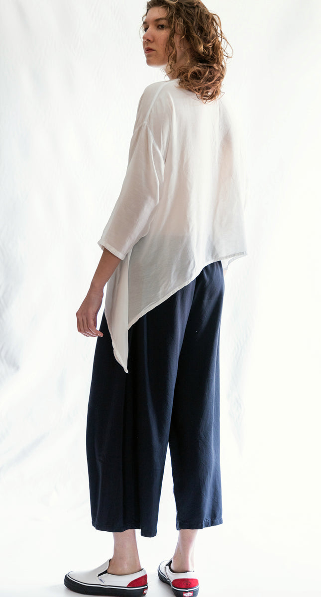 0241L62710144_Around-tuck-